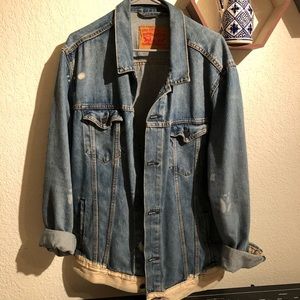 LEVI’S Jean Jacket